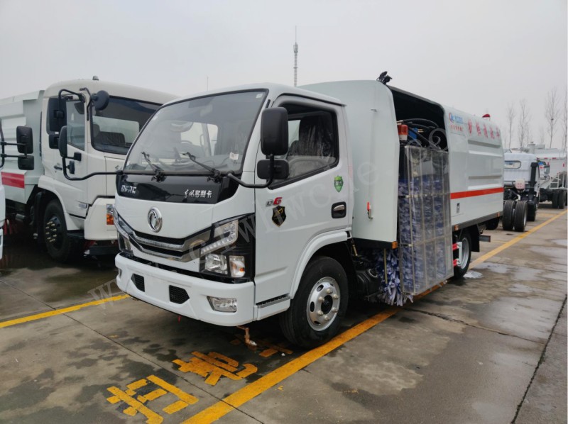 東風(fēng)多利卡4方護(hù)欄清洗車價(jià)格 國六護(hù)欄清洗車廠家報(bào)價(jià)