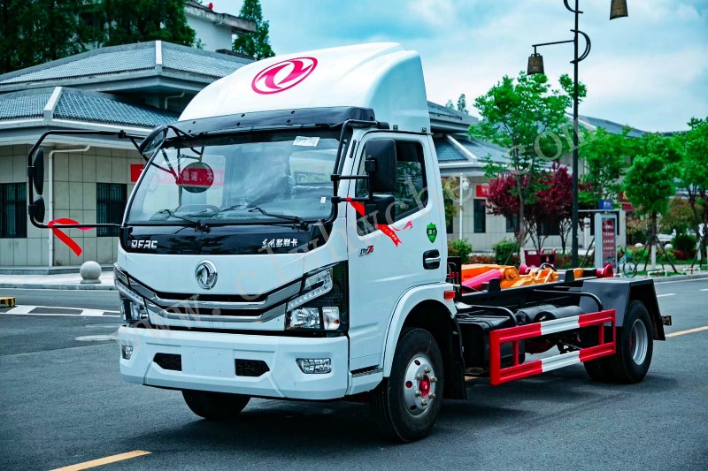 6方勾臂垃圾車價格 東風大多利卡勾臂垃圾車報價 國六勾臂垃圾車廠家